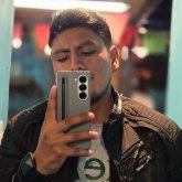 Concer , llevarme bien y terner alguna