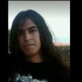 Cita con alguien. Serio y amable.