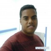 Enfermero. Mujeres. Me defino por ser un