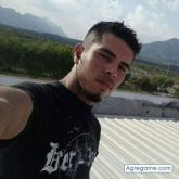 Busco chatear. Alguien q se quuera