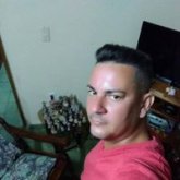 Busco pareja. Chica. Alegre.