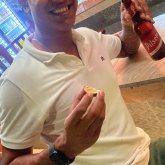 Busco pareja. Damas de compañía. Una