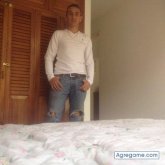 Encuentra Hombres solteros en Aratoca
