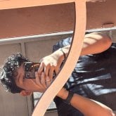 Una mujer que esté dispuesta a pasarla