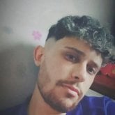 Estudiante. Busco conocer gente. Busco