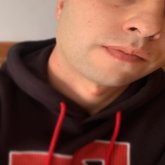 Busco pareja. Gente. Activo. La música