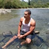 Empleado de empresa privada. Mujer sin