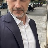 Director. Atlético y guapo. Actualmente