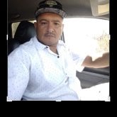 Mujeres delgada no mayor de 30 años.