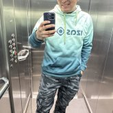 Empleado. Lo que pueda surgir. Alegre