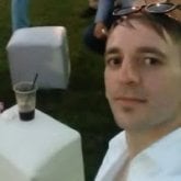 Comerciante. Sencilla, compañera que