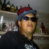 Chofer y escolta. Busco chicas de buenos