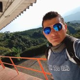 Niguna. Busco pareja. Si. Estrovertido.