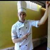 Graduado. Busco mujer soltera. Los locos