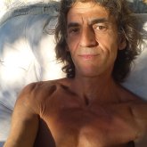 Busco pareja. Alguien humano. Viento.