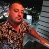 Comerciante. Busco conocer gente. Es