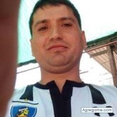 Busco pareja. Gusta el fútbol. Media