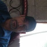 Trabajo por mi cuenta. Busco ligar.