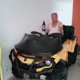 Busco pareja. Soltero y feliz. Platicar