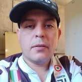 Busco pareja. Trabajador y cariñoso.