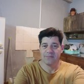 Busco ligar. Una persona tranquila y sin