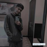 Busco: Nuevas amistades o algo masMe defino: Un chico