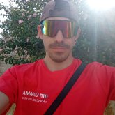 Busco ligar. Busco una chica rubia o