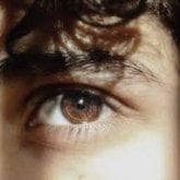 Busco que esa persona sea alegre y se