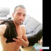 Busco hacer amistades. Yo mismo.