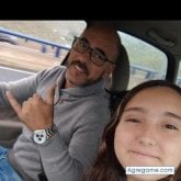 Busco pareja. Aún , no lo se. Alegre,