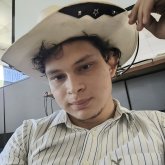 Busco pareja. Conocer y a ver qué sale.