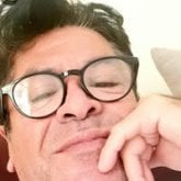 Hombrecito sin compromisos. Blanco pelo