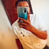 Una mujer con quién pasar la tarde sin