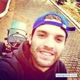 Busco ligar. Hombres.