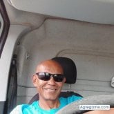 Busco hacer amistades.