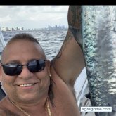 Purry8 chico soltero en Miami