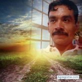 Busco pareja. Mujer soltera. Detallista.