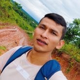 Estudio trabajo. Busco hacer amistades.