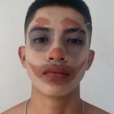 Amistades y cantar. Guapo y trabajador.