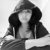 Empleada. Busco conocer gente. La