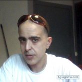 anzoni chico soltero en Olot