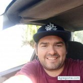 Constructor. Busco conocer gente. Mujer.