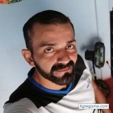 Busco pareja. Una chica. Alguien