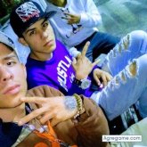 Busco pareja. Mujeres. Mujeres. Fumar y