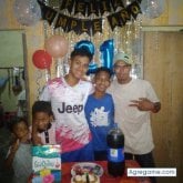 Bodeguero. Busco pareja. Chicas. Alegre.