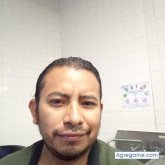 Busco pareja. Trabajar. Salir de paeo.