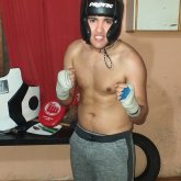 Busco: Buena hondaMe defino: ExtrobertidoMe gusta: Entrenar