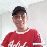 Pescoi chico soltero en Guernica