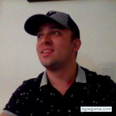 Encuentra Hombres solteros en Destin