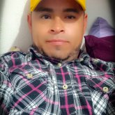 Ayudante. Una mujer que le guste